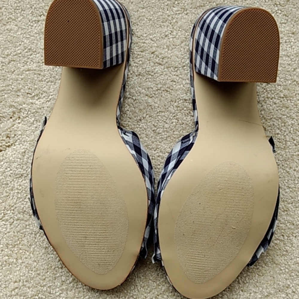 Shoes - Picture 3 of 4